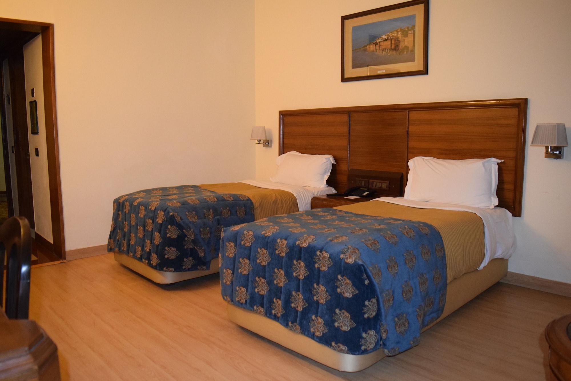 Hotel Samrat, New Delhi Exterior photo