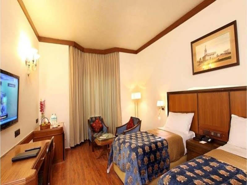 Hotel Samrat, New Delhi Exterior photo