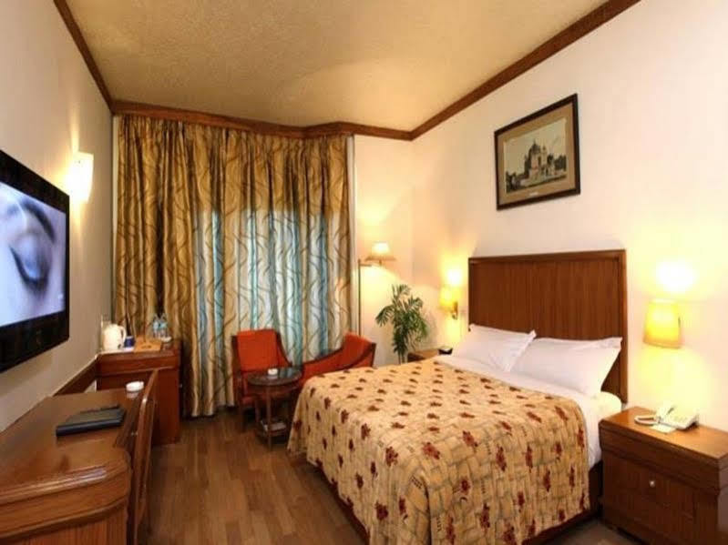 Hotel Samrat, New Delhi Exterior photo